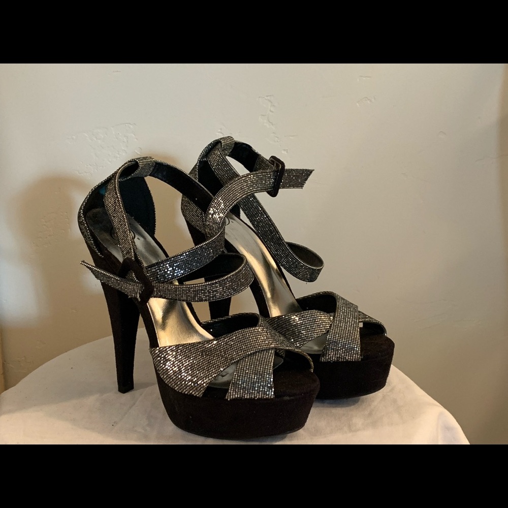 Cute glittery strappy heels size 6